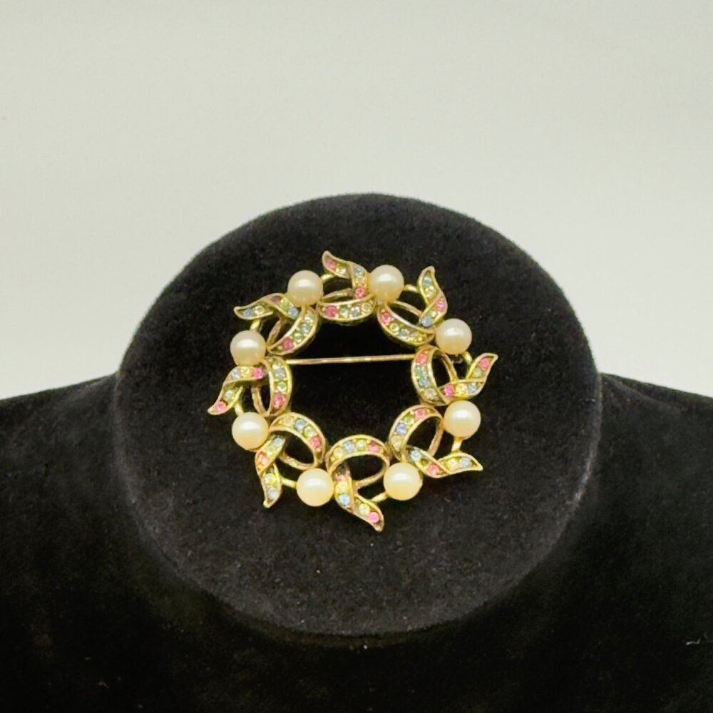 Vintage Gold Tone Faux Pearl Colorful Rhinestone Circle Wreath Brooch Pin